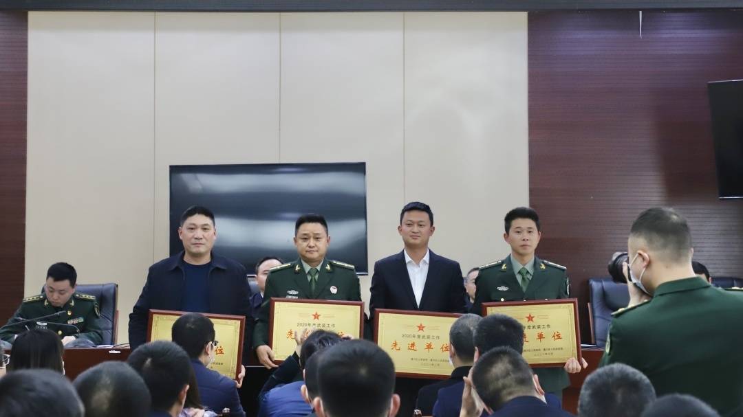 区委常委,组织部长,统战部长吴炼,区委常委,人武部长朱宏鹏,区人武部