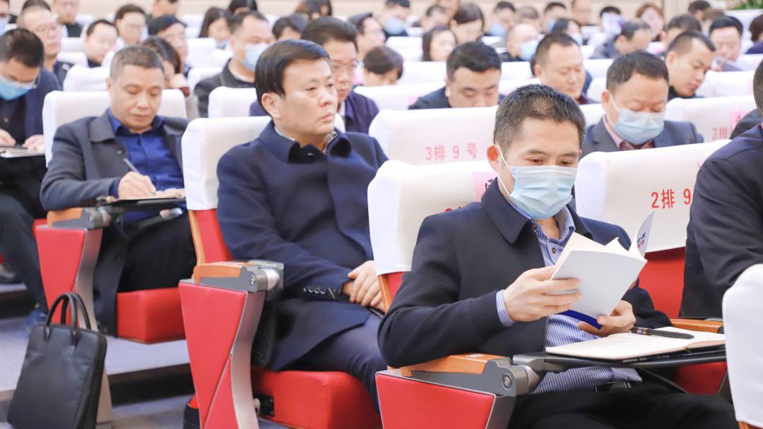 通川区意识形态工作会召开强调要保持奋进姿态坚决守住抓好意识形态