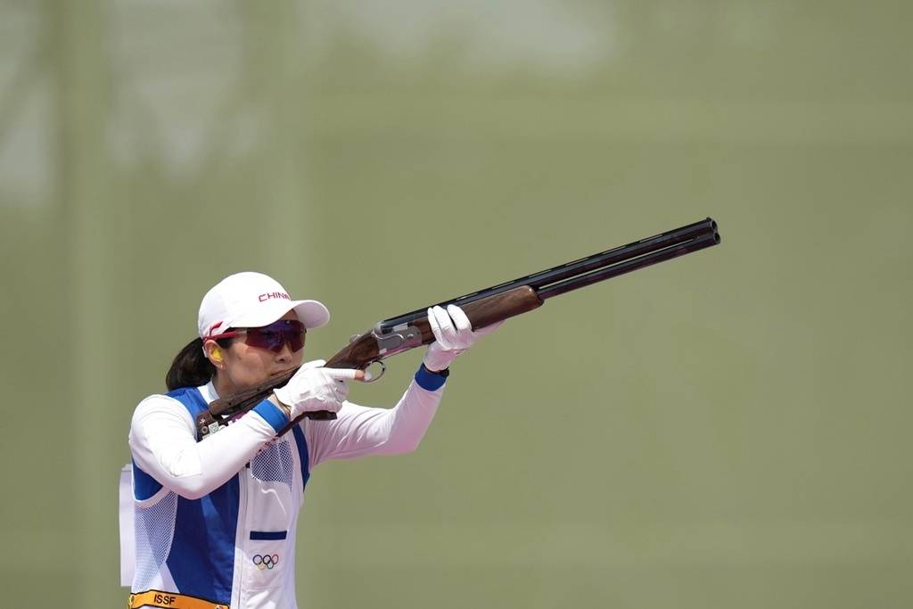 魏萌夺得射击女子双向飞碟铜牌