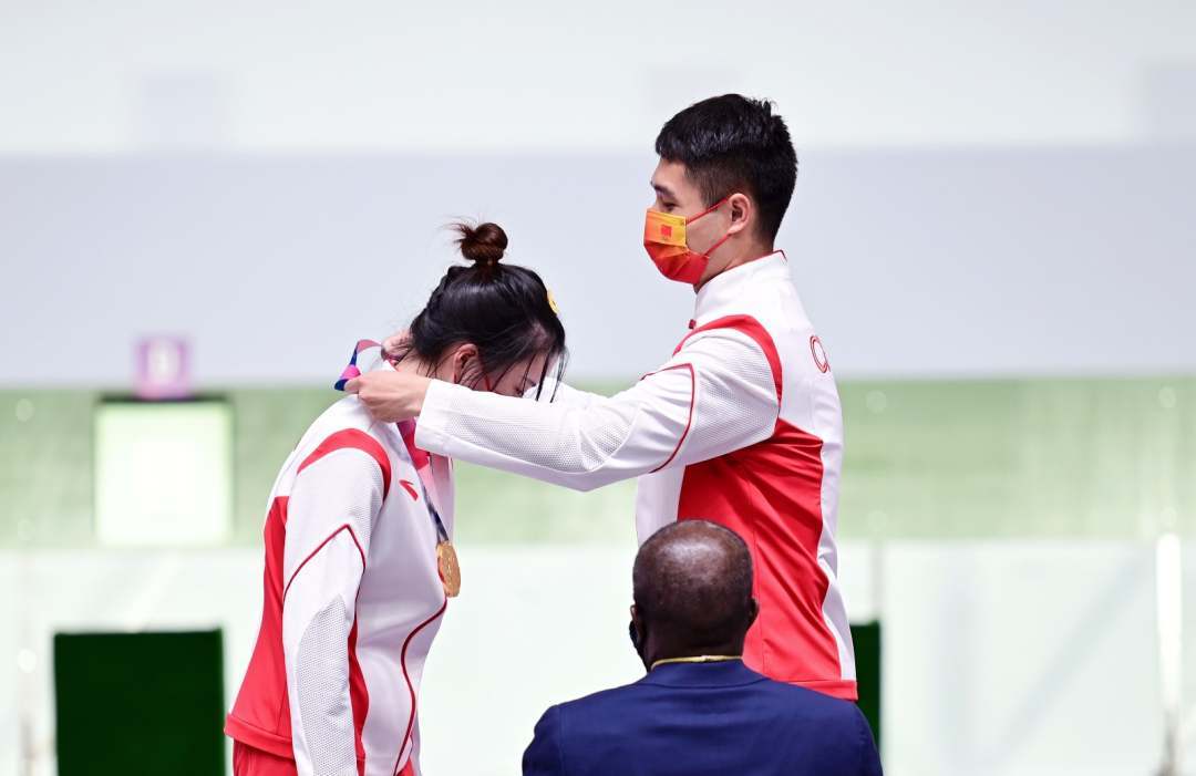 第9金杨皓然杨倩获得十米气步枪混合团体金牌