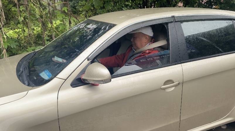 视频丨跟广安90岁的最老新手司机去兜风是种怎样的体验